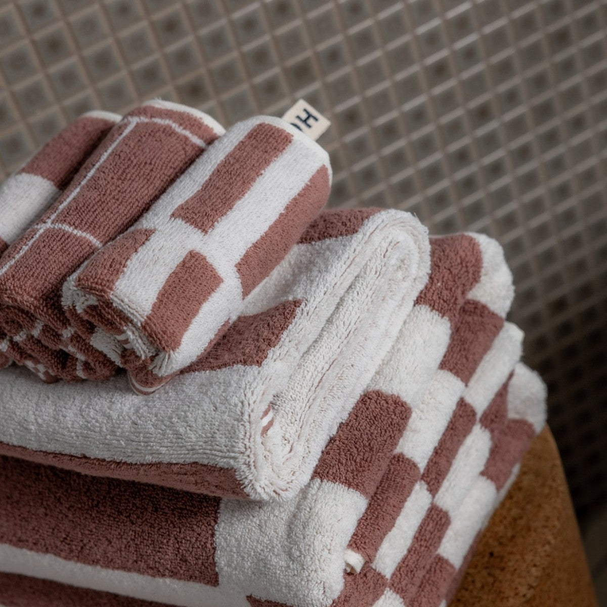 LOOP HOME Coffee and Ivory colourway swatch